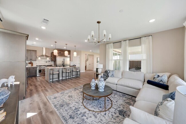 Building Photo - 2133 W Cardinal Ave