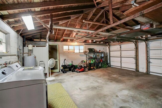 Building Photo - 2930 9th Ave N
