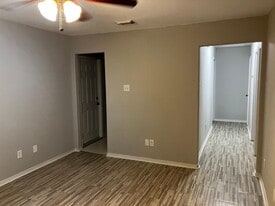 Building Photo - 1105 Haynes St