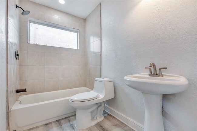 Building Photo - 10618 Sageberry Dr
