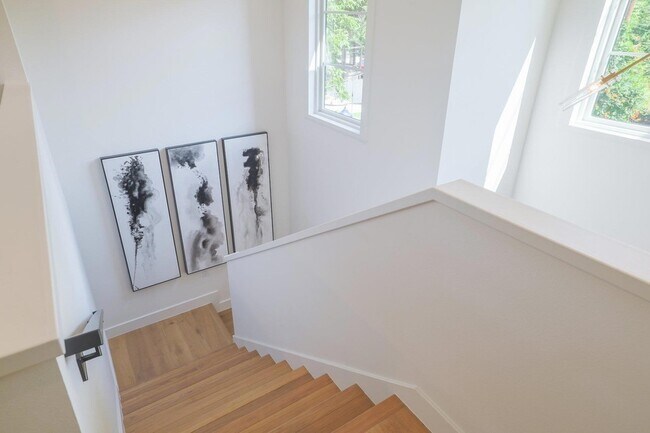 Building Photo - 1703 Piedmont Ave