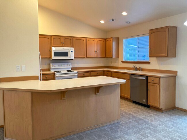 Building Photo - 142 Berkshire Ln