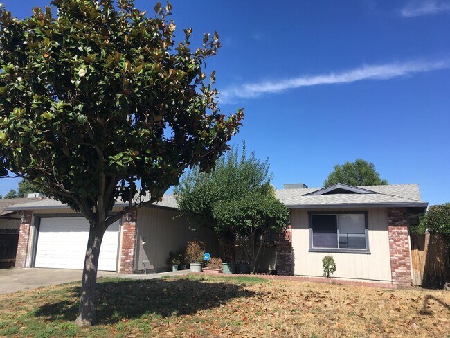 Building Photo - Affordable 4 Bedroom Home Recently Updated