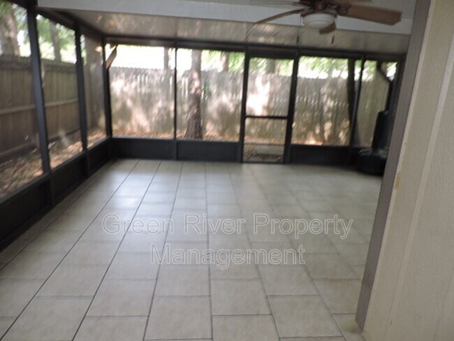 Building Photo - 8710 Pinevalley Ln
