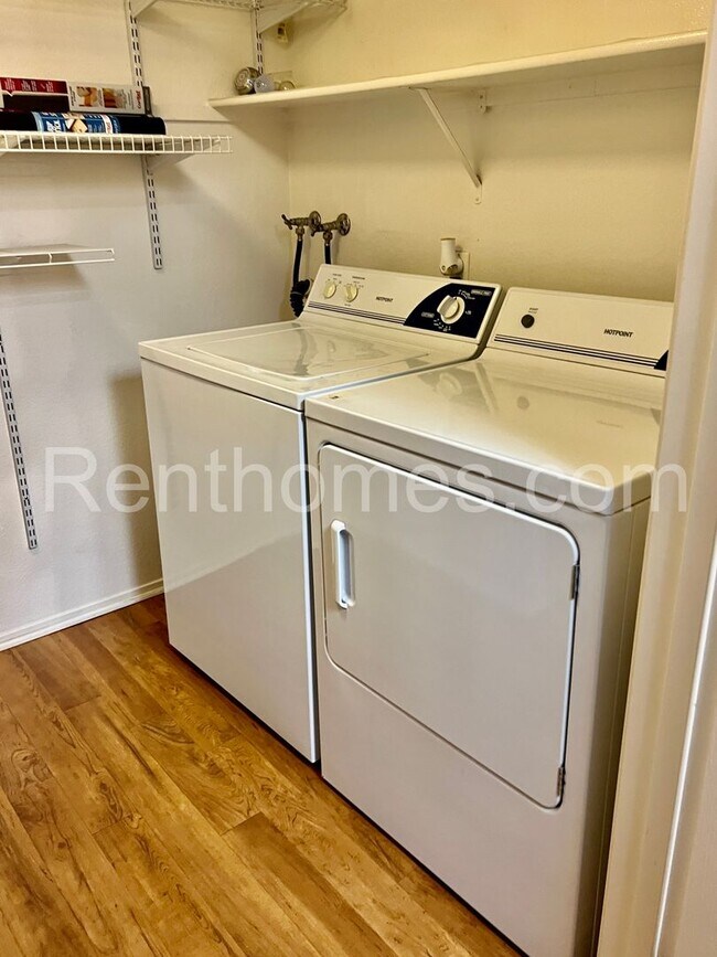 Building Photo - 12039 Alta Carmel Ct