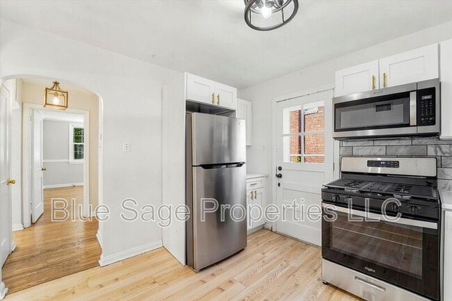 Building Photo - 248 E Turnbull Ave