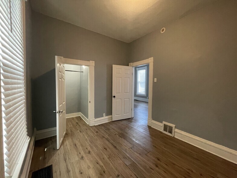 Building Photo - 518 Sandusky Ave