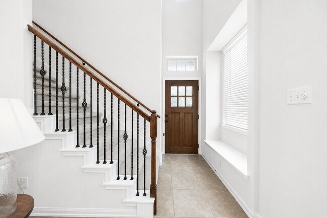 Building Photo - 5 Cheswood Manor Drive
