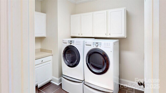 Building Photo - 11052 Preservation Park Dr