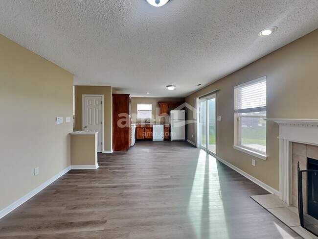 Building Photo - 5440 Shamus Dr