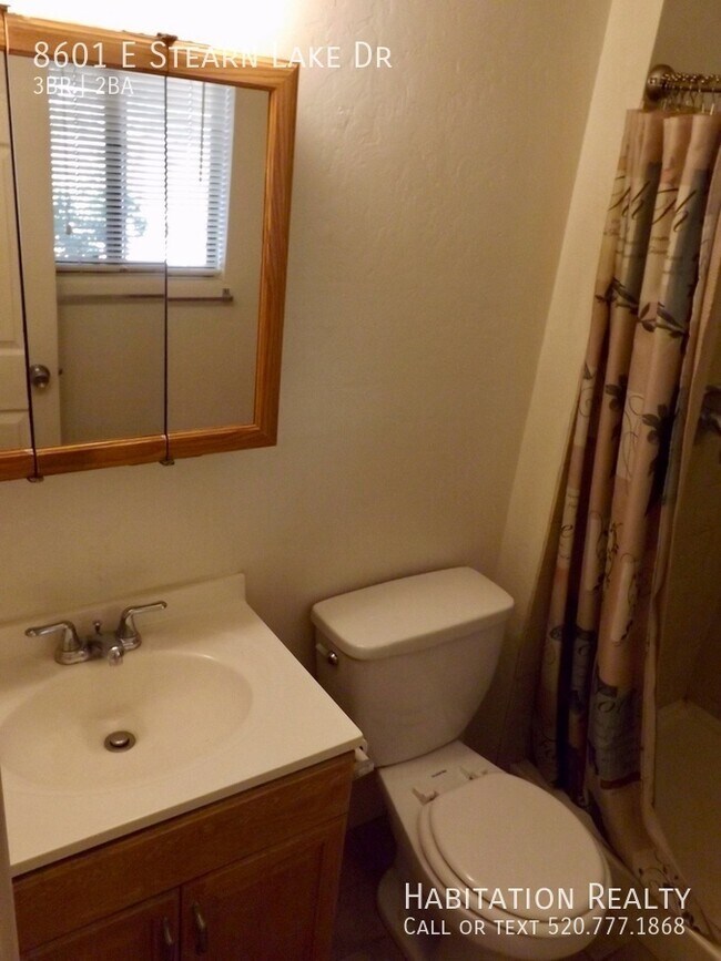 Building Photo - 8601 E Stearn Lake Dr