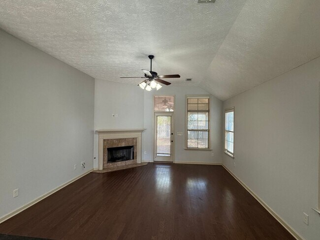 Building Photo - Pike Road Home