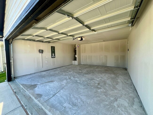 Building Photo - 5509 Rollins Dr
