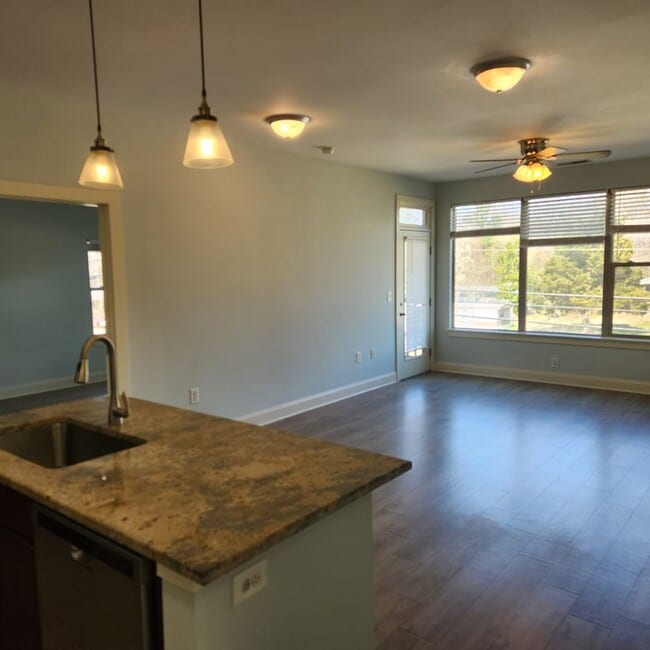Building Photo - 2 Bedroom North Raleigh for rent