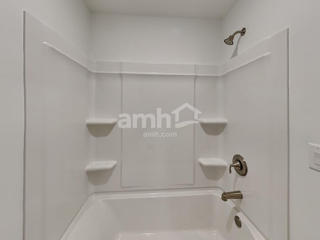 Building Photo - 1059 Highland Walk