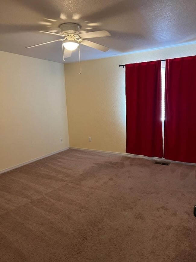 Building Photo - 8604 Bluff Springs Dr NE