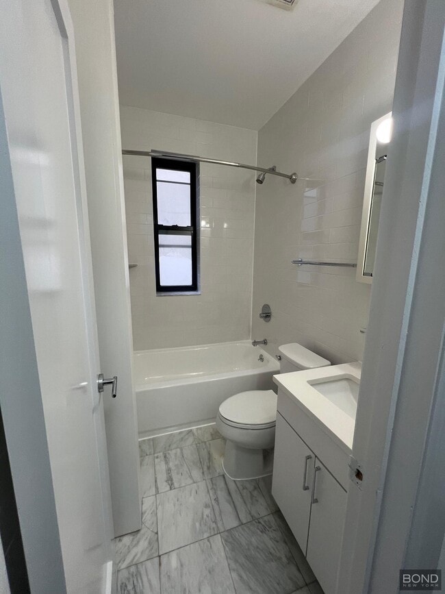 Building Photo - 163 E 87th St