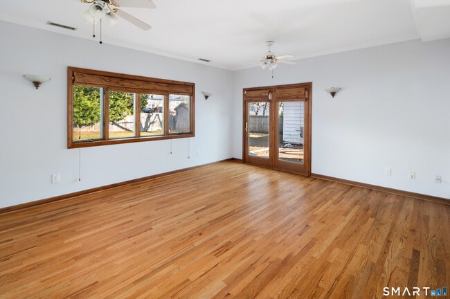 Building Photo - 37 Gaymoor Dr