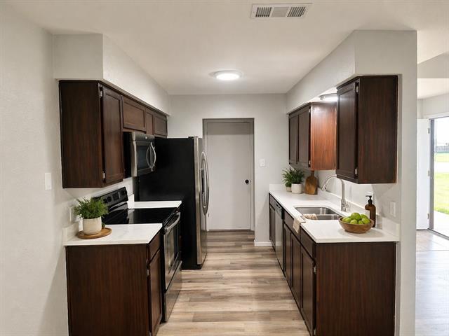 Building Photo - 517 Signal Hill Ct S