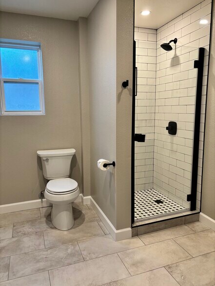 Bathroom - 6742 Snowdon Ave