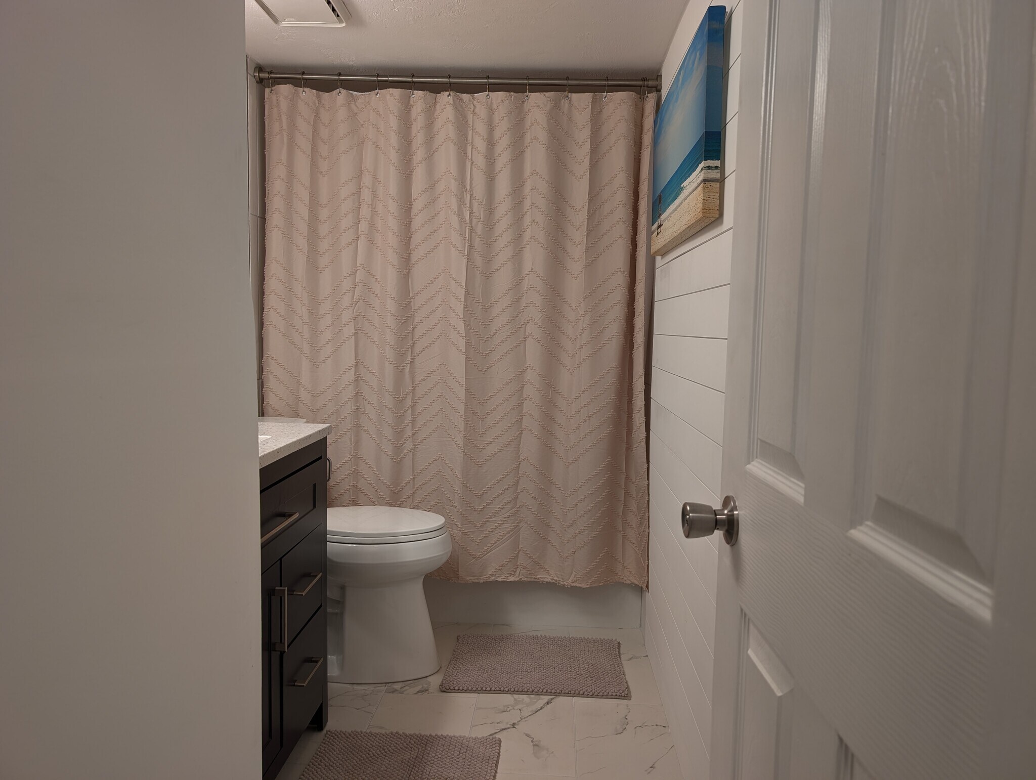 Downstairs Bathroom - 4440 Saxon Dr