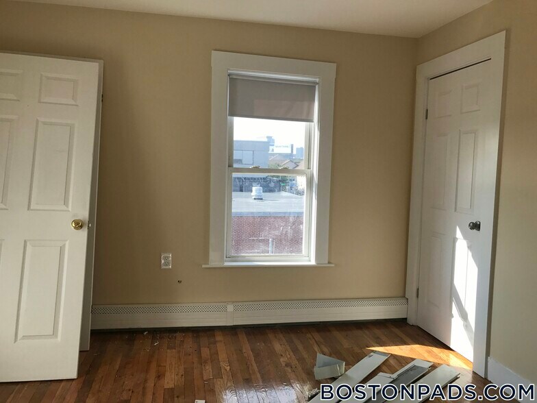 Building Photo - 53 W Seventh St