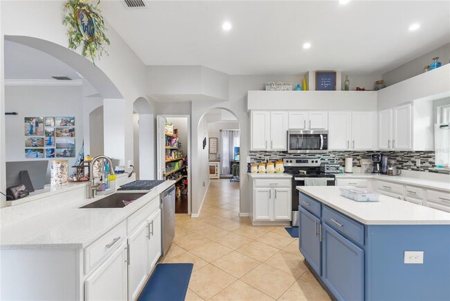 Building Photo - 4123 Harbor Lake Dr