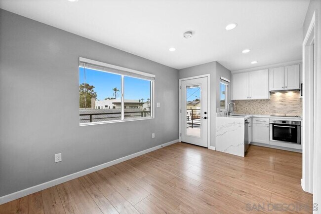 Primary Photo - 1752 W Lewis St