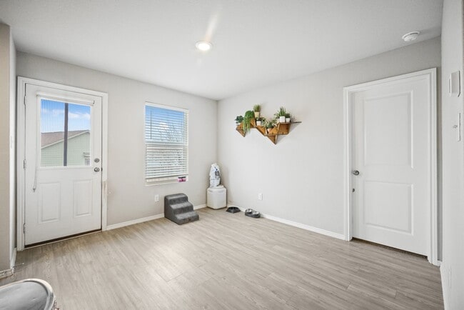 Building Photo - 5706 Elm Valley Dr