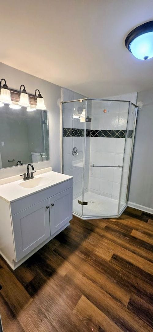 Building Photo - Large Family Home - Move In Ready!