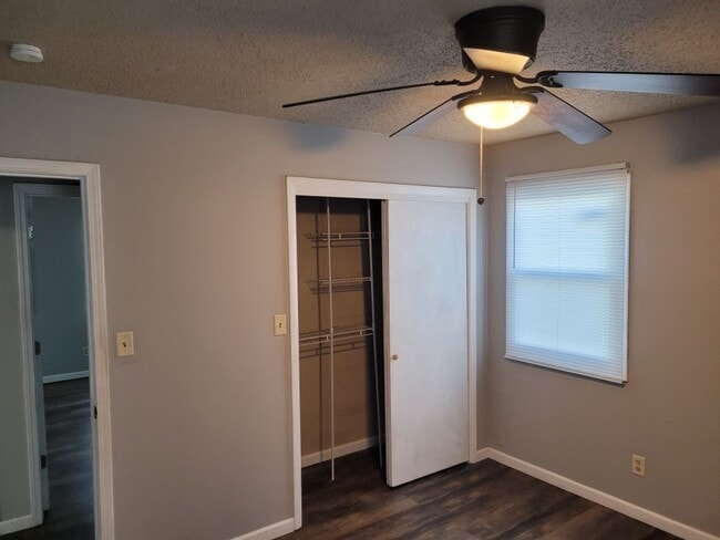 Building Photo - Beautiful 3br Home Near Park!