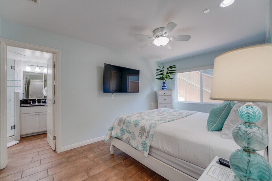 Building Photo - 817 Ostend Ct