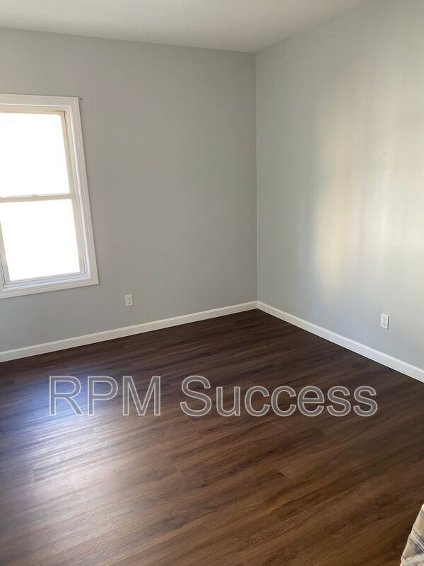 Building Photo - 591 Fourth Street