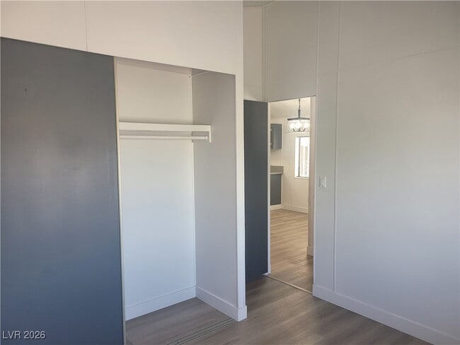 Building Photo - 1060 S Bunch St