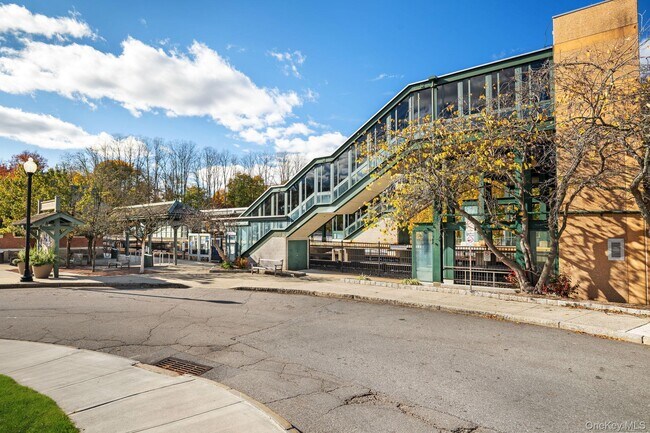 Building Photo - 27 Winding Ln