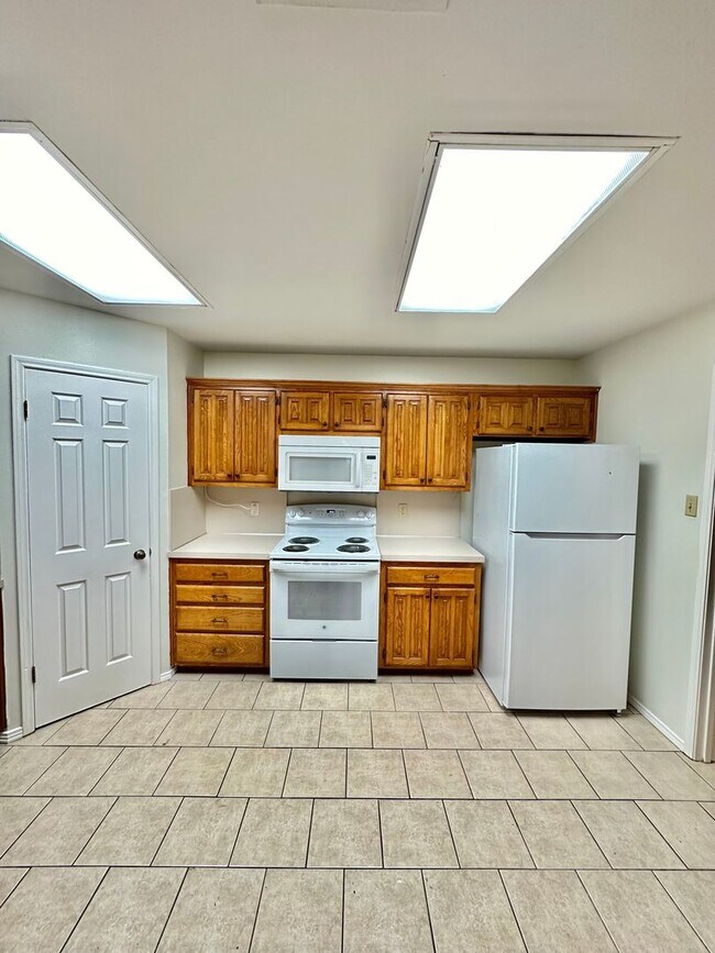 Building Photo - 3546 Cedar Ridge Ln