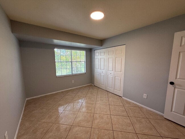 Building Photo - 3331 SW Ensley Ct