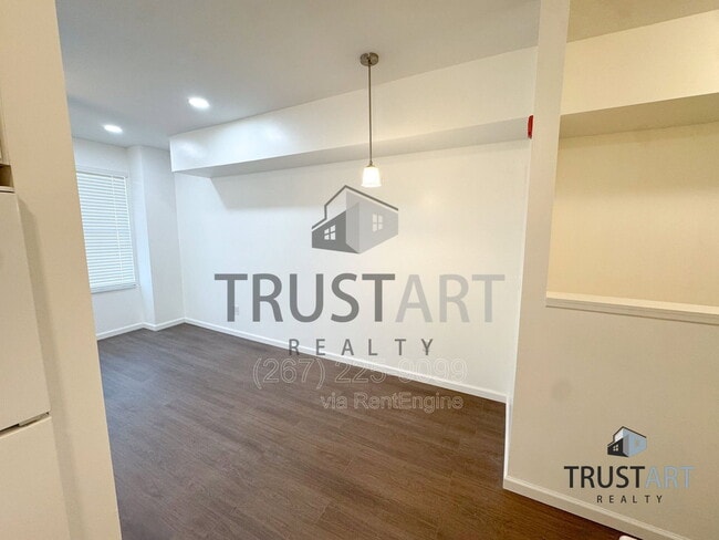 Building Photo - 910 N 41st St