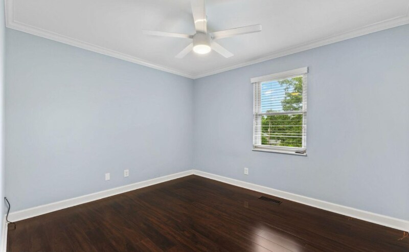 Building Photo - 1221 Southbreeze Cir