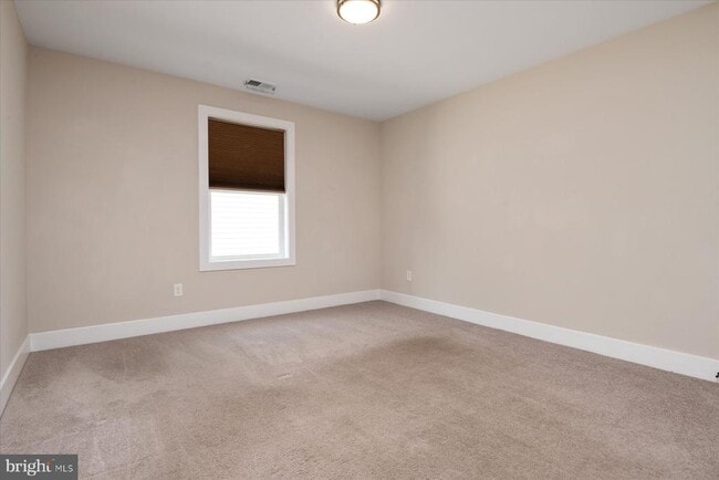 Building Photo - 806 Lynwood Ln