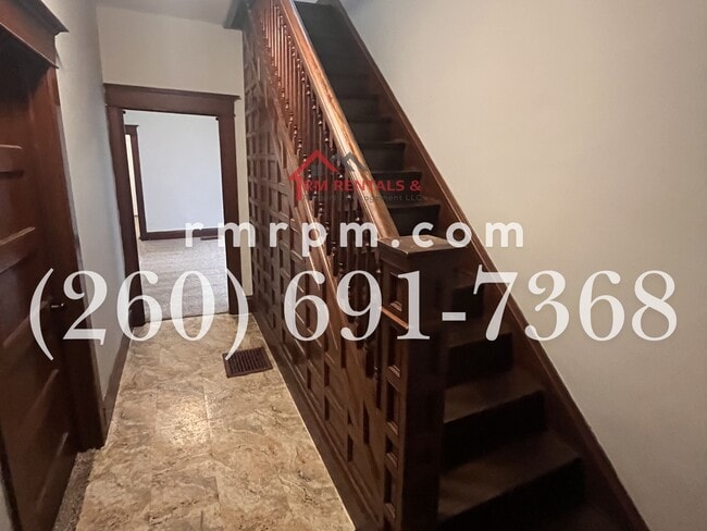 Building Photo - 439 E Taber St