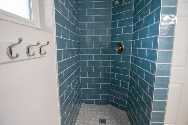 Building Photo - Charming 3-Bedroom Home with Spacious Fenced Yard in Prime Location