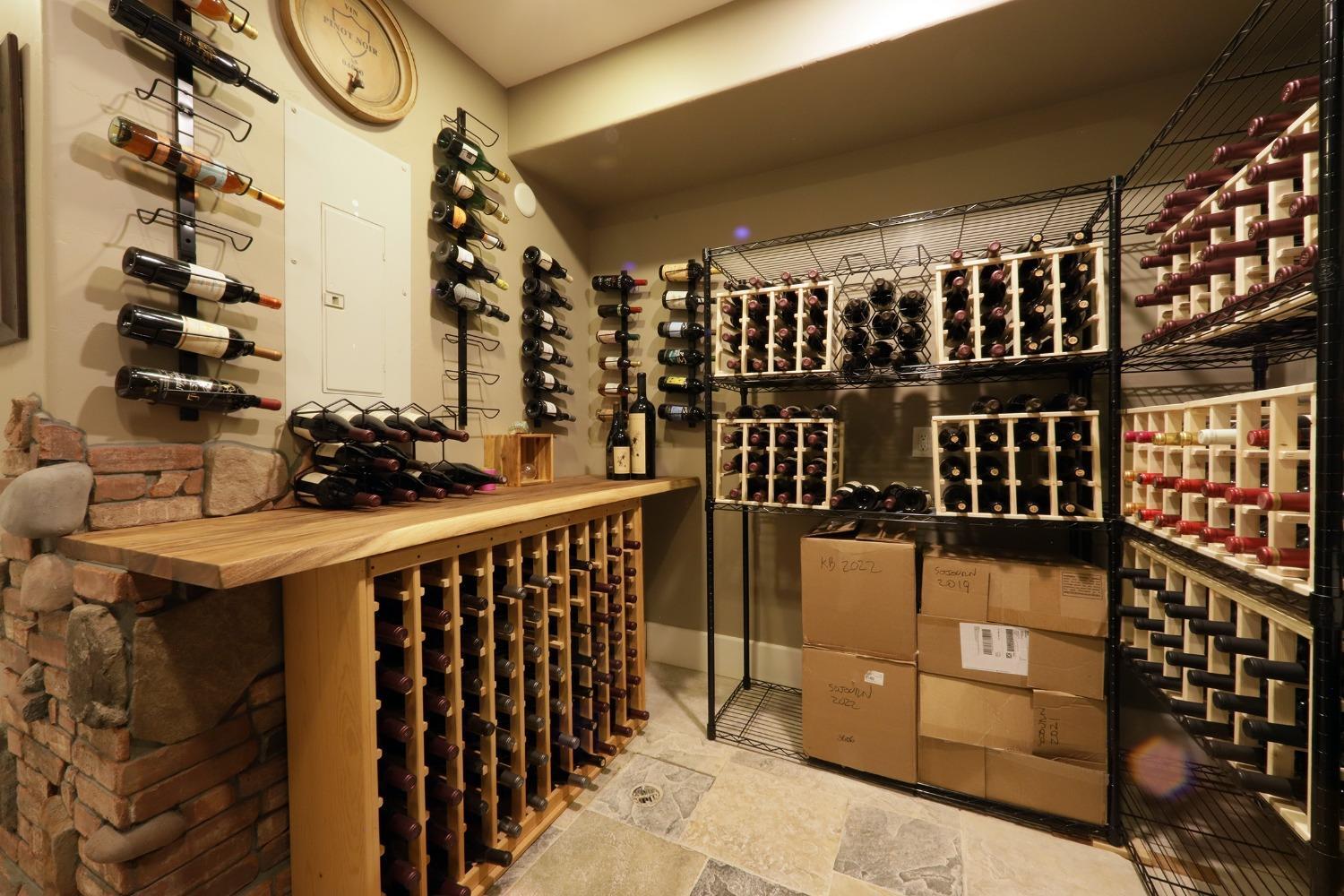 Building Photo - 3765 N Canyon Rd