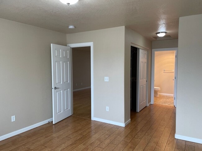 Building Photo - Very Nice 2 Bedroom 2 Bathroom Condo 55 Pl...
