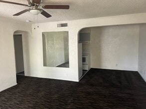 Building Photo - Affordable 2 Bedroom Condo in Central Las ...