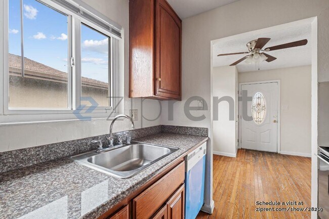 Building Photo - 2123 Peppertree Way