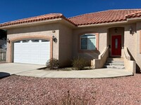 Building Photo - Serene Living: A 3-Bedroom Oasis in Helend...