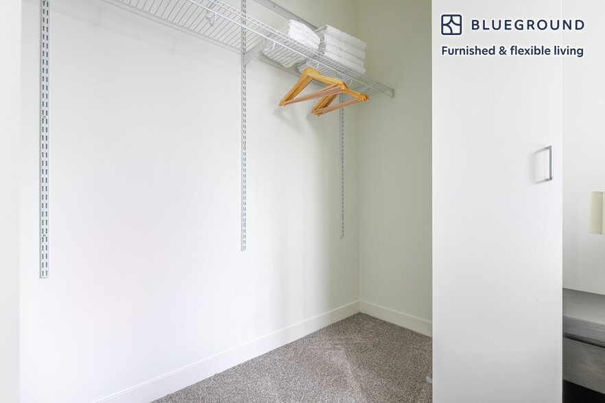 Building Photo - 340 E North Water St