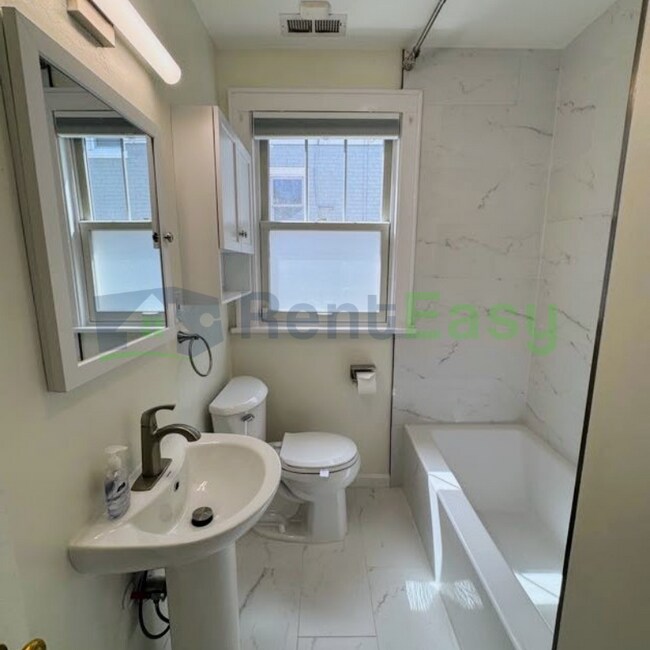 Building Photo - 6010 Upper Brandon Pl