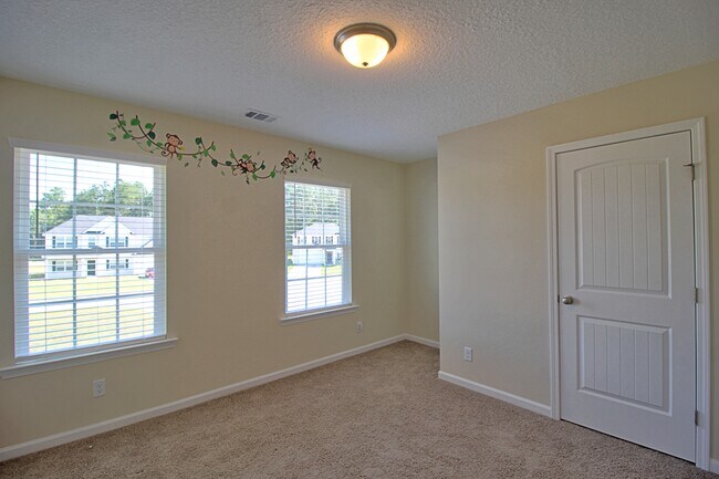 Building Photo - 260 Whippoorwill Wy NE